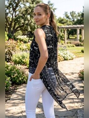 Divided Top Sz 4 Black Sheer Print